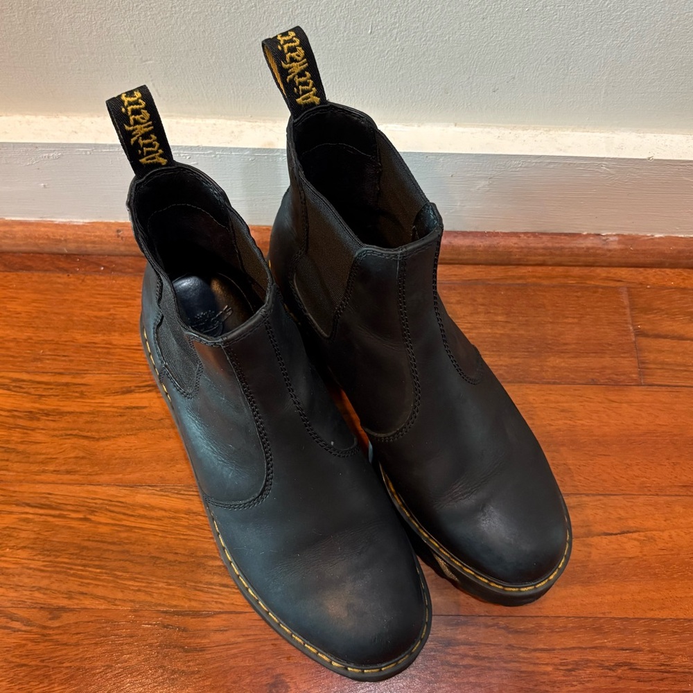 Dr. Martens Women’s Rometty Wyoming Leather Platform Chelsea Boot - Picture 5 of 6